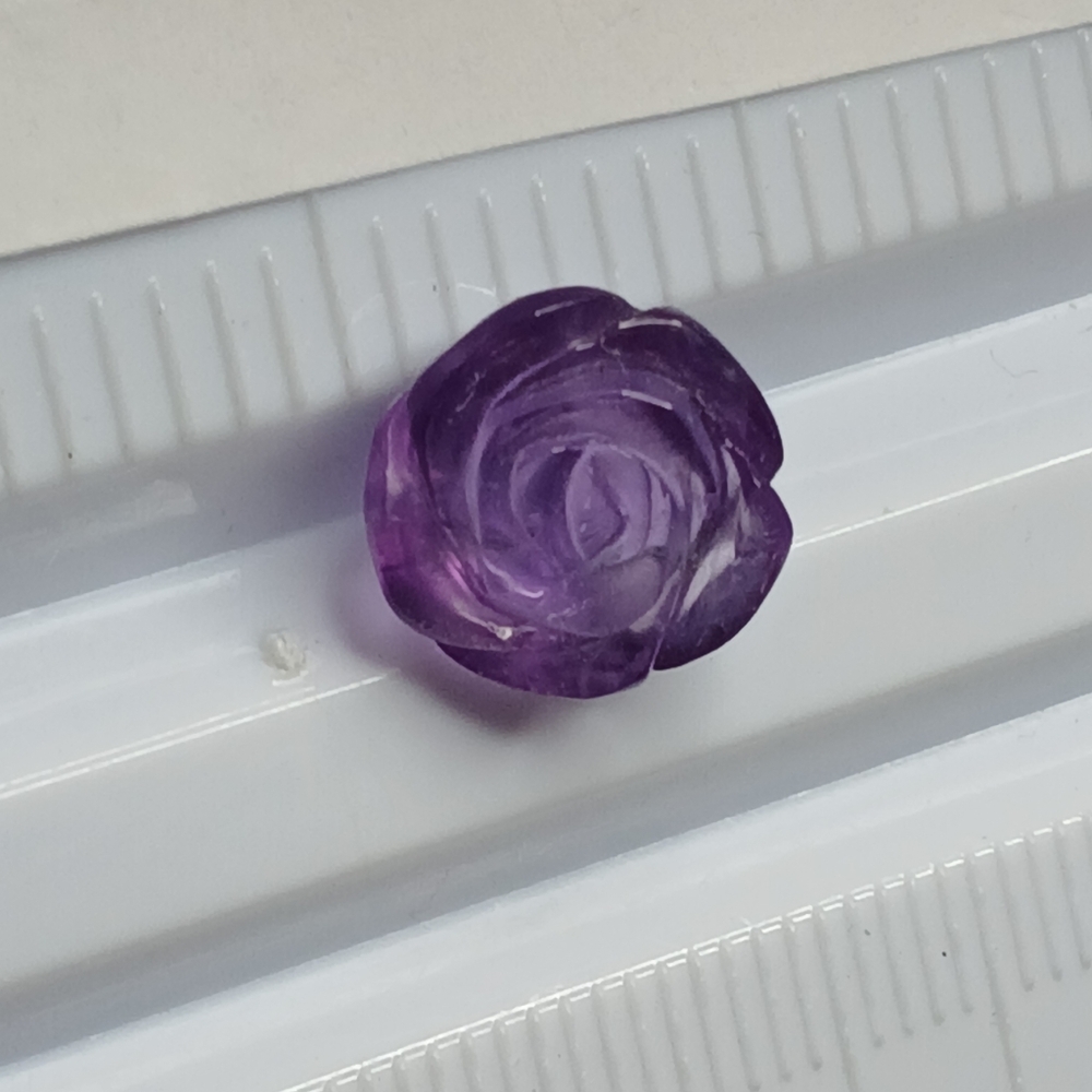 Adorable Purple Rose Shaped Amethyst Gemstone 10.8mm